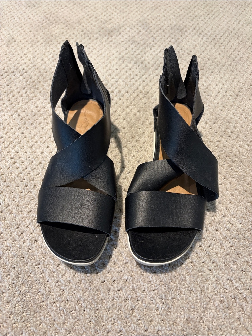 Universal Thread Black Crisscross Strap Sandals